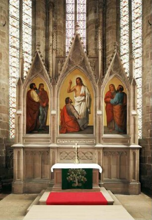 Das Mittelbild zeigt die Begegnung von dem zweifelnden Thomas mit dem auferstandenen Jesus, gerahmt durch zwei Apostelpaare