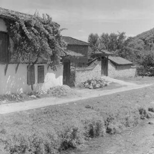 Bauerngehöft im Rosental in Zentral-Bulgarien