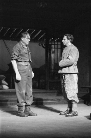 Szenenbilder aus "Colonel Forster bekennt sich schuldig" von R. Vailland, Kammerspiele