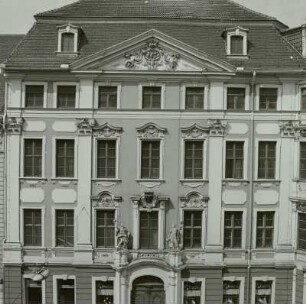 Buatzen, Innere Lauenstraße 2, Fassade
