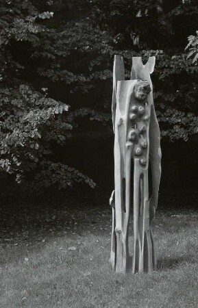 Dreiteilige Stele