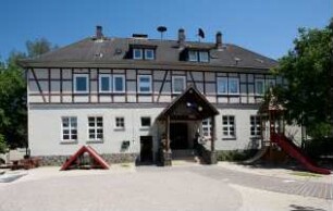 Ehemalige Schule; Laubach, Beergartenstraße 1
