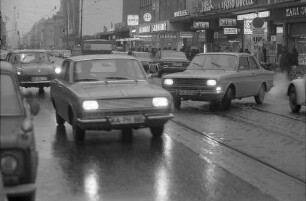 Autoverkehr in der Kaiserstraße