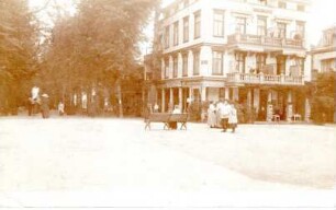 Brunnenplatz mit Haus Uslar