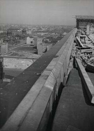 180° Panorama, Bild 8 von 8. Blick vom Axel-Springer-Verlagshaus auf das GSW-Hochhaus über das Deutschlandhaus bis Gendarmenmarkt. Berlin-Kreuzberg, Axel-Springer-Straße, Zimmerstraße