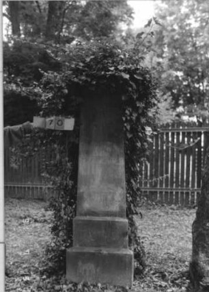 Grabstein 70 [Hahn S. 152 Grab-Nr. 856]