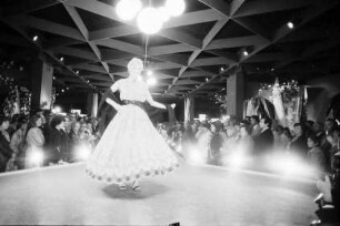 Basel: Mustermesse [Modenschau]