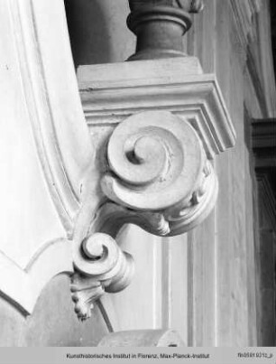Ausgestaltung der Loggia : Ädikula