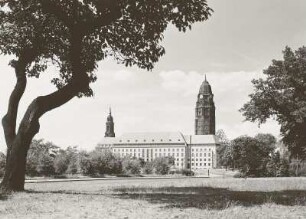 Dresden-Altstadt, Dr.-Külz-Ring 19. Neues Rathaus (1904-1910; C. Roth, E. Bräter). Blick zum Kreuzkirchenturm