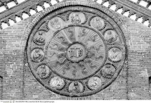 Christusmonogramm mit Apostelporträts