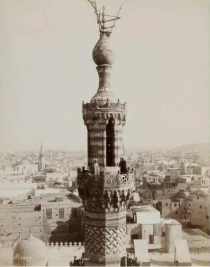 Minarett der Moschee El'Arhan mit Muezzins in Damaskus
