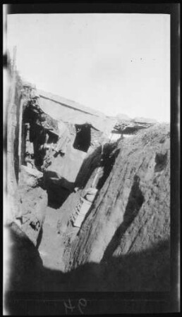 an der Somme (Fluss im Norden Frankreichs): Laufgraben mit Einbuchtungen und Abdeckungen ("A.O.K.-Stellung - Somme - August 1916")