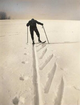 Skischule. Halber Grätenschritt