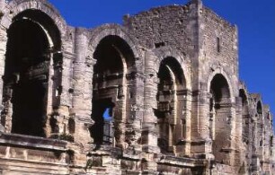 Arles - Römisches Theater : Römisches Theater. Aufgenommen in Arles im Jahre 2001
