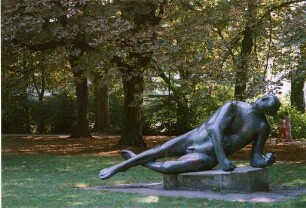 Liegender Mann