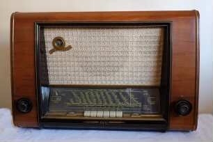 Röhrenradio AEG Super 2073 WU
