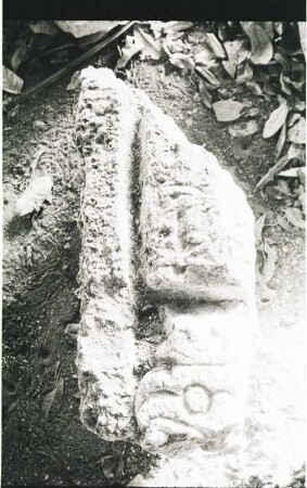 Edzna, Stela 10 (ETZ: St. 10)