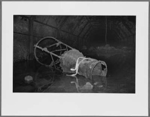 Triebwerk einer V2-Rakete in der Stollenkammer 29, Mittelbau-Dora