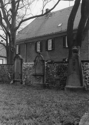 Evangelische Pfarrkirche und Pfarramt; Darmstadt, Messeler Straße 25, Messeler Straße 29, Messeler Straße 27