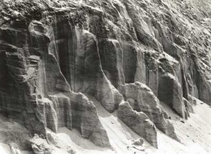 Erosionsformen in oligozänen marinen Sanden. Sandgrube an der Straße Brandis - Beucha