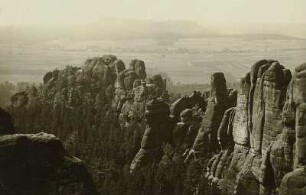 Sächsische Schweiz. Schrammsteinkette mit Großem und Kleinem Zschirnstein
