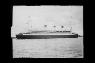 Cap Arcona (1927), Passagier- und Frachtschiff, Hamburg Südamerikanische Dampfschifffahrts-Gesellschaft A/S & Co KG (HSDG), Antwerpen, Bau-Nr. 476