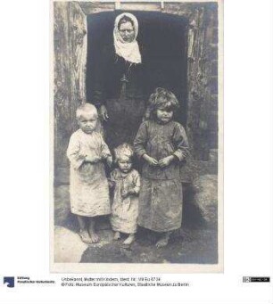 Mutter mit Kindern