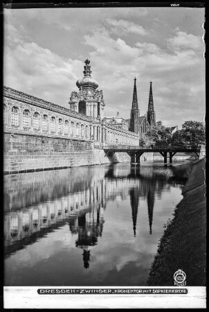 Dresden, Zwinger, Kronentor mit Sophienkirche