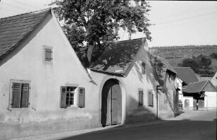 Jechtingen: Gasse und zweigiebliges Haus
