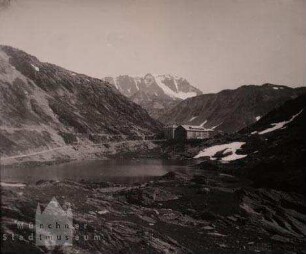 Kleiner See in den Alpen