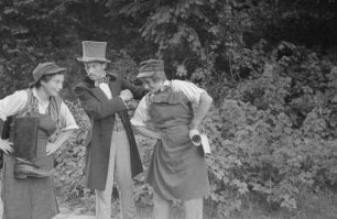 Szenenbilder aus der Posse "Der Stralauer Fischzug" von Achim von Arnim auf der Freilichttribüne Rehberge in Berlin