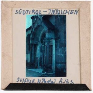 Innichen: Stiftskirche, Nordportal (Foto 1944)