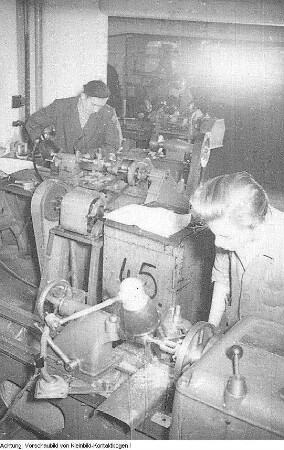 Glashütte. Betriebsberufsschule (BBS) "Makarenko" Glashütte, Februar 1957