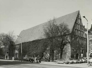 Platz der Oktoberopfer, Korngasse