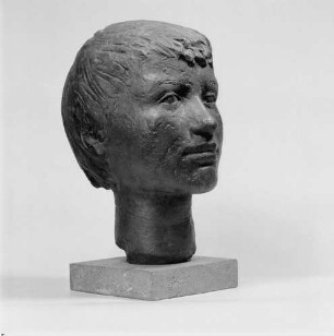 Porträtkopf eines Mädchens : Porträtkopf eines Mädchens. Bronze (vor 1963; W. Arnold)
