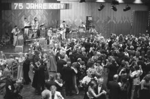 Karlsruher Eislauf- und Tennisverein KETV. Festball zum 75jährigen Jubiläum im Hans-Thoma-Saal der Stadthalle