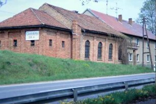Detail voriges Bild: ehemaliger Tanzsaal von Großlöbichau an der B 7