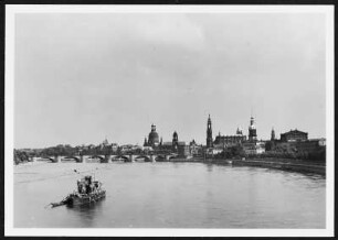 Silhouette der Altstadt : Dresden. Blick von der Marienbrücke über die Elbe gegen die Silhouette der Altstadt