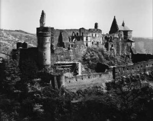 Vianden. Hofburg (1190-1240)