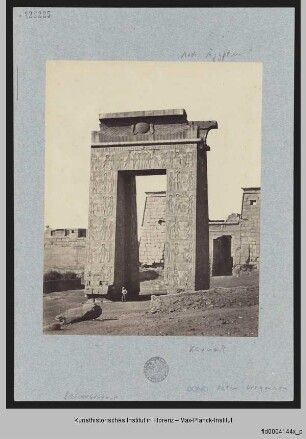 Portal des Ptolemy III nahe des Tempel des Chons, Karnak