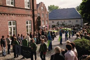 Kindervogelschießen: Umzug an der Hude: Spielmannszug 'Stormarn Magics'