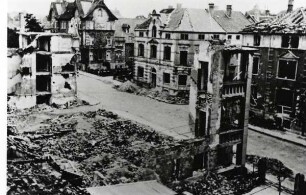 Wiesenstraße, durch Bombenabwürfe zerstörte Häuser