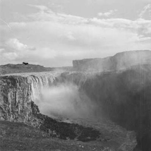 Großer Wasserfall : Blick auf den Großen Wasserfall von Island