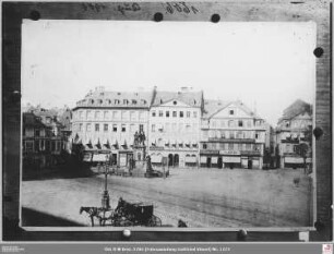 Roßmarkt 20,18 und 16 mit Gutenbergdenkmal von Osten