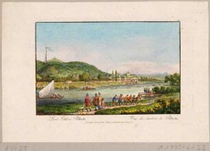 Schloss Pillnitz bei Dresden vom linken Ufer über die Elbe mit Segelboot, Bomätschern und Fähre nach Südosten gesehen, im Hintergrund links der Borsberg