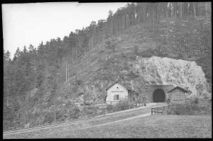 Niklasberg. Bahnhof und Tunnel