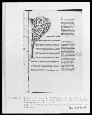 Libri Josuae et Judicum cum Glossa ordinaria — Initiale P(ost mortem), Folio 73recto