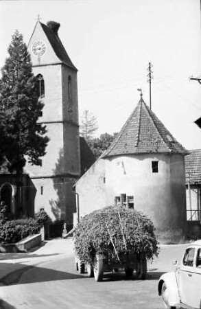 Munzingen: Runder Turm und Kirche