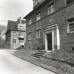 Markkleeberg, Gorkistraße 1 und 3. Wohnhäuser (um 1930). Straßenansicht