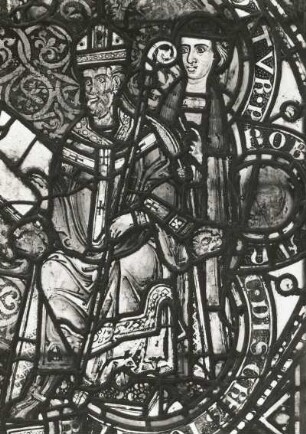 Erfurt. Barfüßerkirche. Chor. Farbige Glasfenster (nach der Restaurierung 1960). Ostfenster, Mittelbahn, Zeile 10: Franziskus erhält vom Papst Honorius III die Bestätigung seiner Regel. Ausschnitt: Papst Honorius III. mit seinem Ratgeber, spätromanisch)